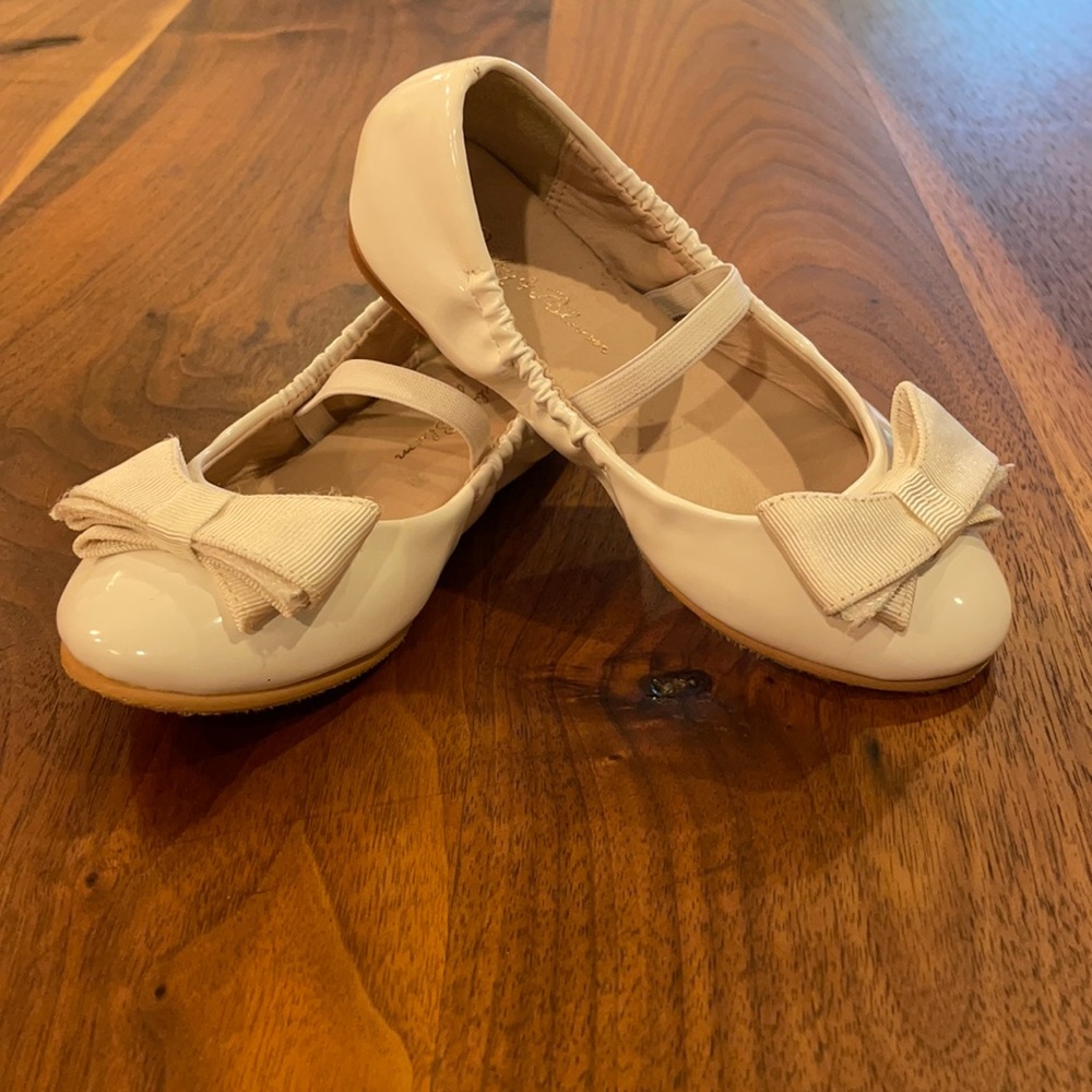 Adorable patent leather flower girl shoes-9.5